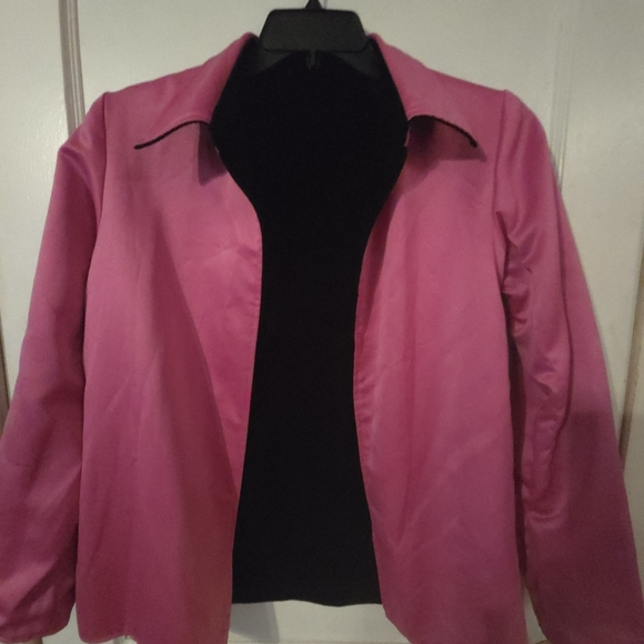 Elegant Black Blazer with Pink Interior - Picture 2 of 4